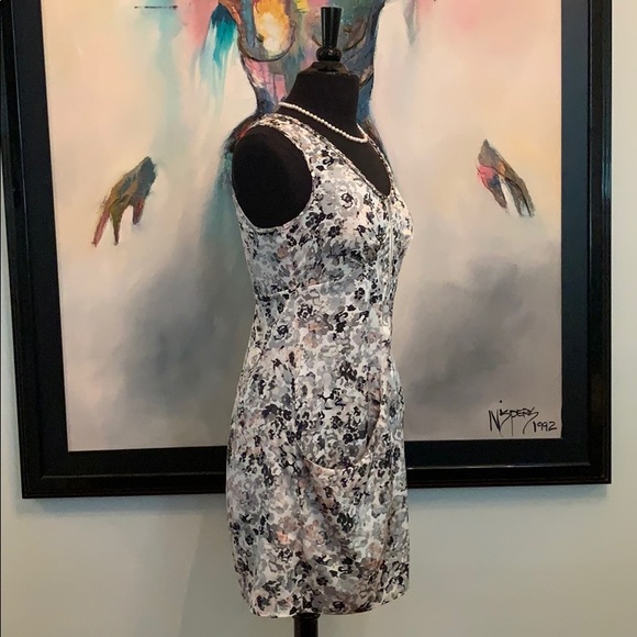 Kenzie Front-zip mini dress - Picture 5 of 11